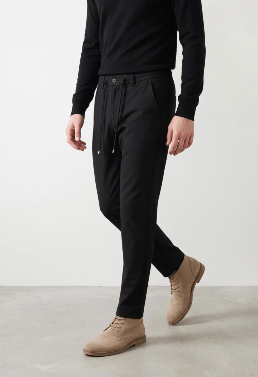 Crne pantalone sa pertlom, crna