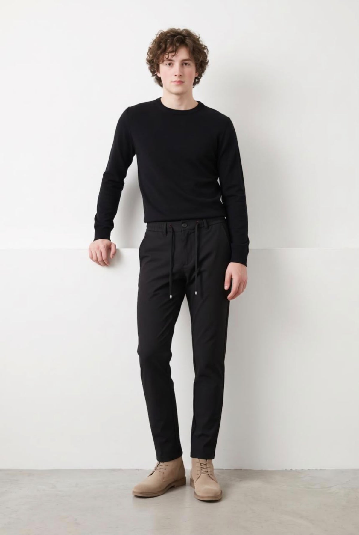 Crne pantalone sa pertlom, crna